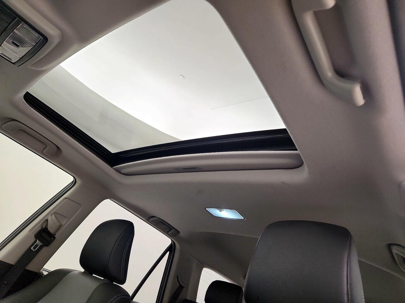 Sunroof(s) & Overhead Airbags