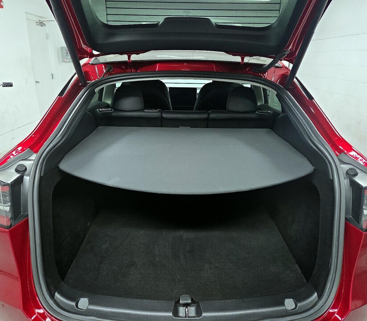 Trunk/Cargo (Seats Up)