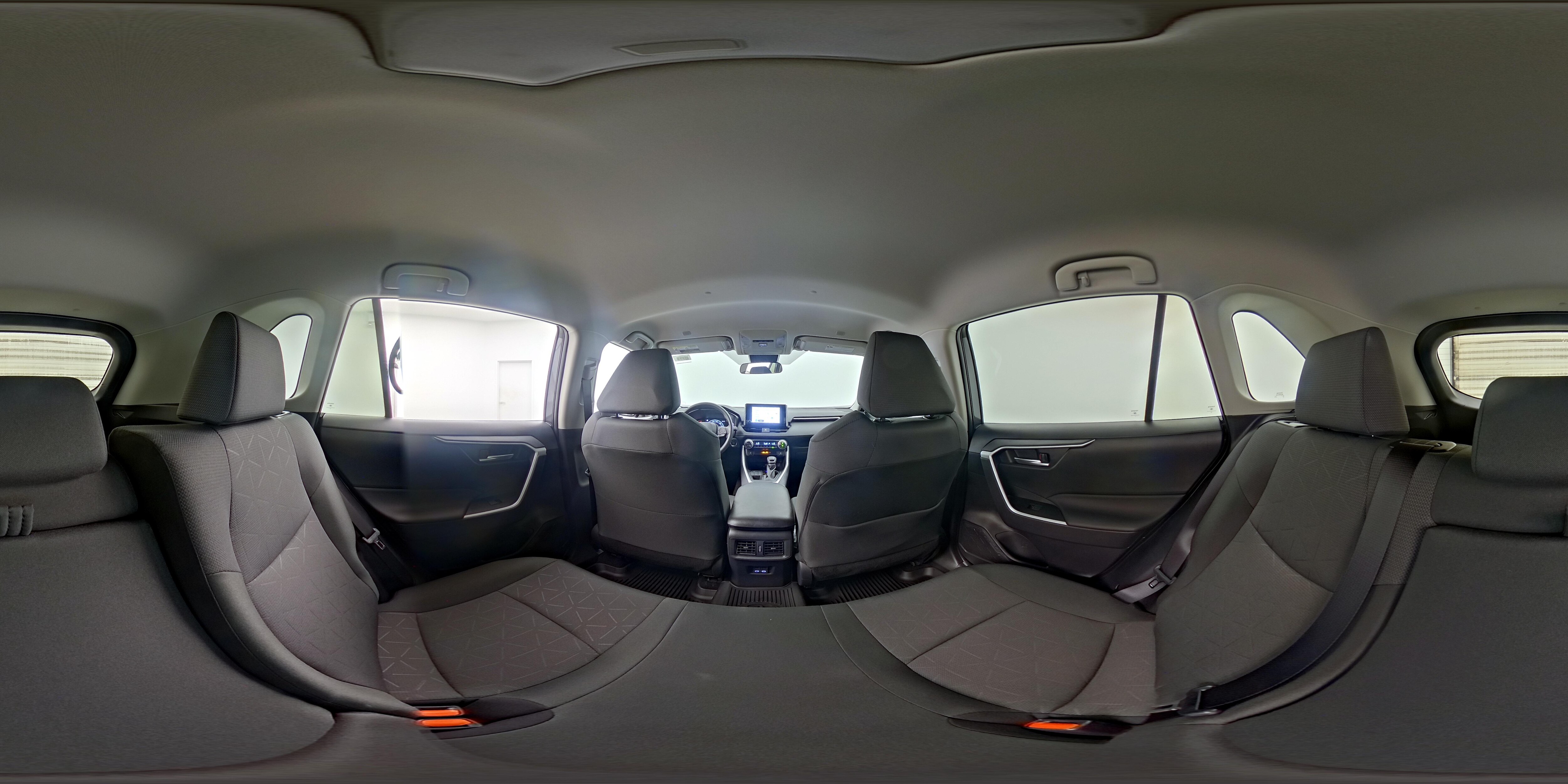 2025 Toyota RAV4 XLE - Photo 25
