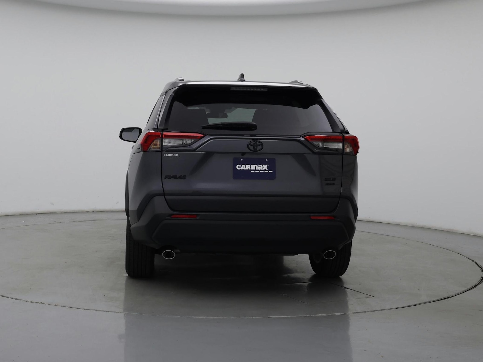 2025 Toyota RAV4 XLE - Photo 7