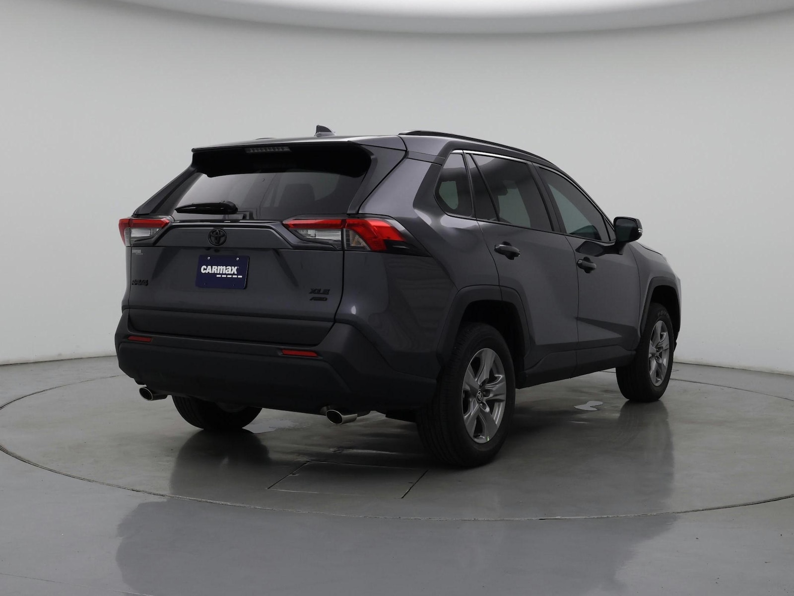 2025 Toyota RAV4 XLE - Photo 9