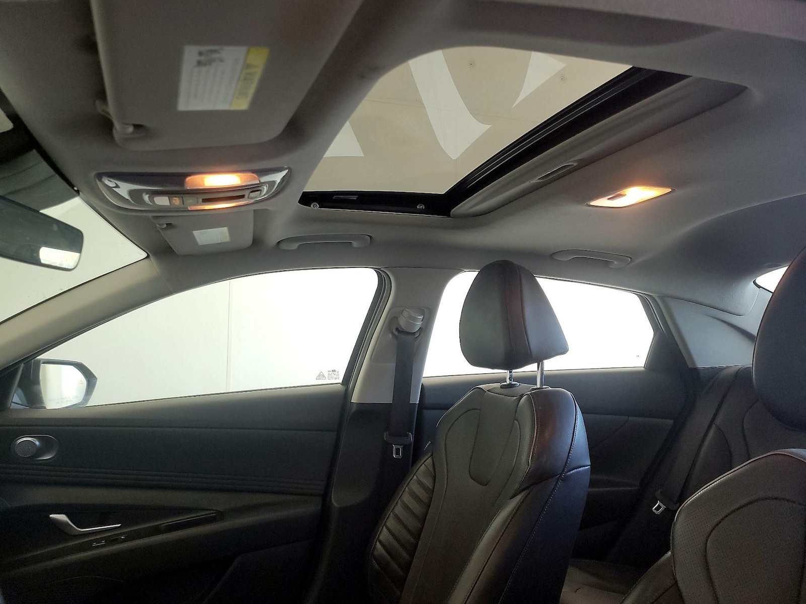 Sunroof(s) & Overhead Airbags