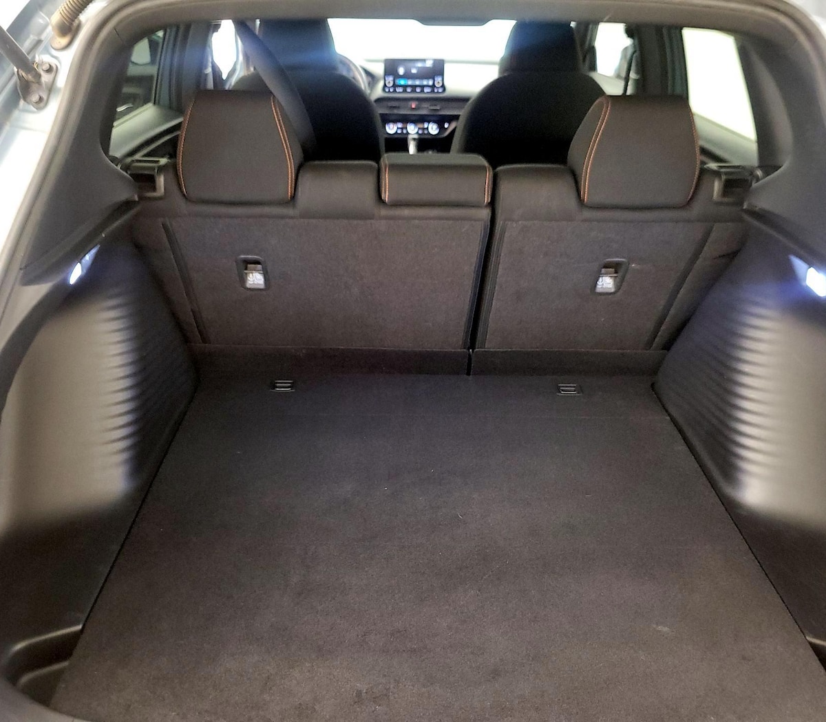 Trunk/Cargo (Seats Up)