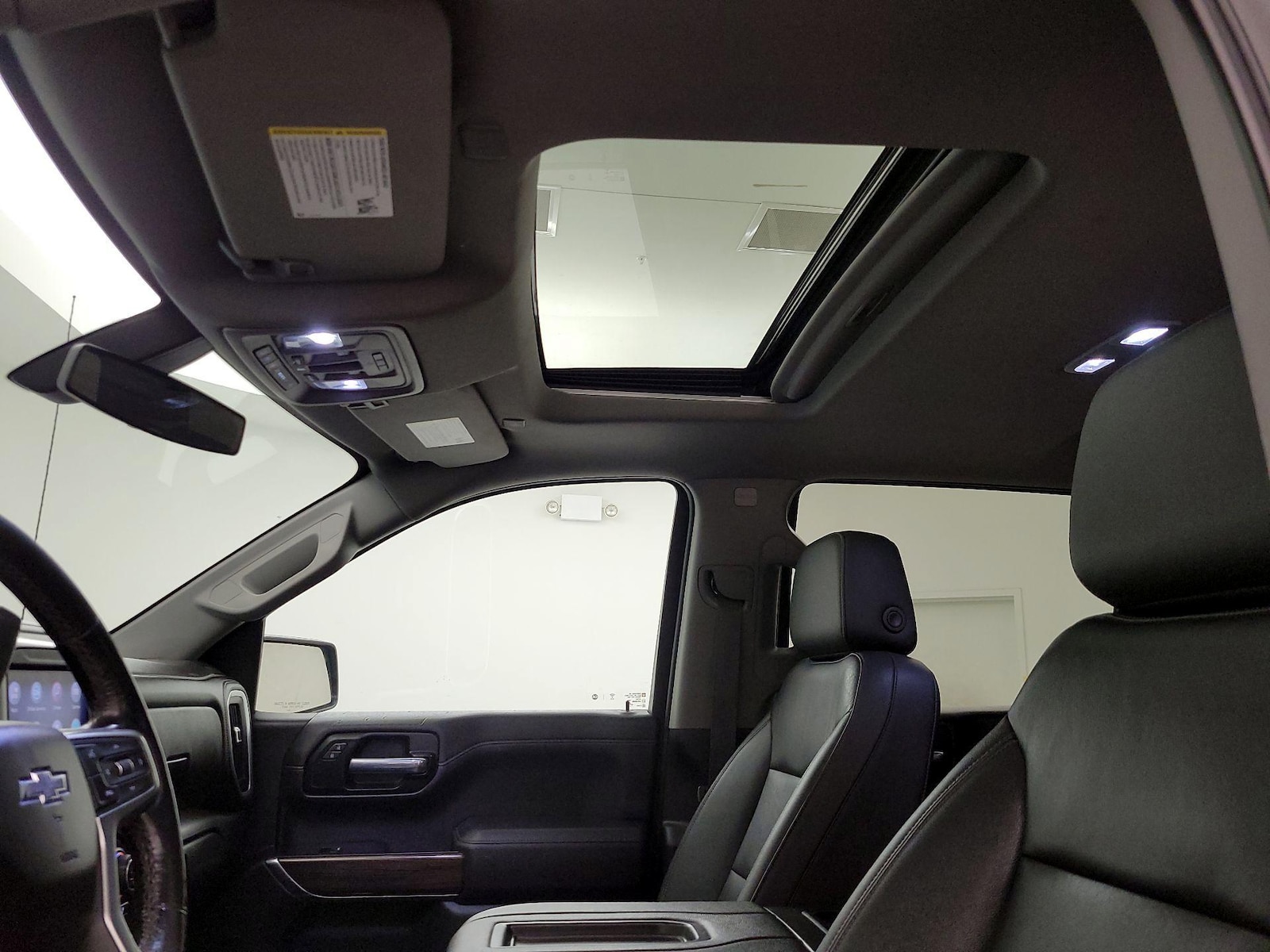 Sunroof(s) & Overhead Airbags