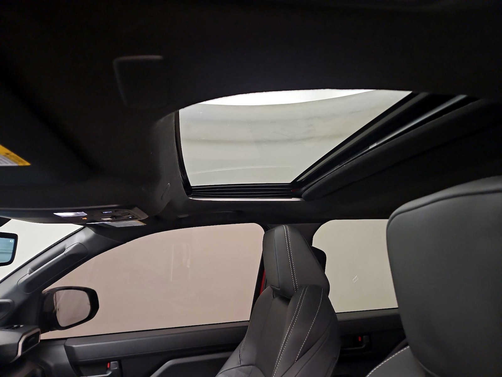 Sunroof(s) & Overhead Airbags