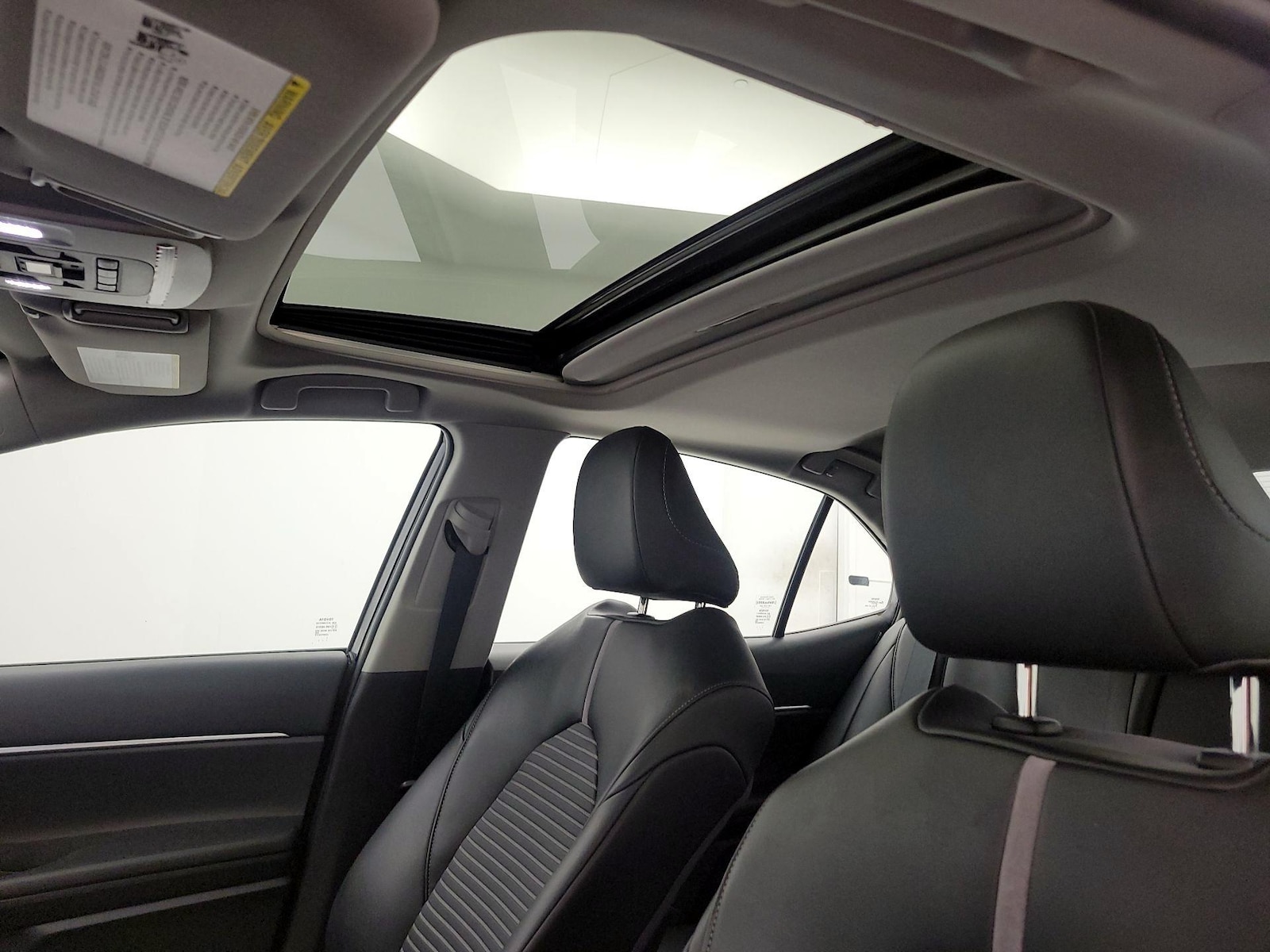 Sunroof(s) & Overhead Airbags