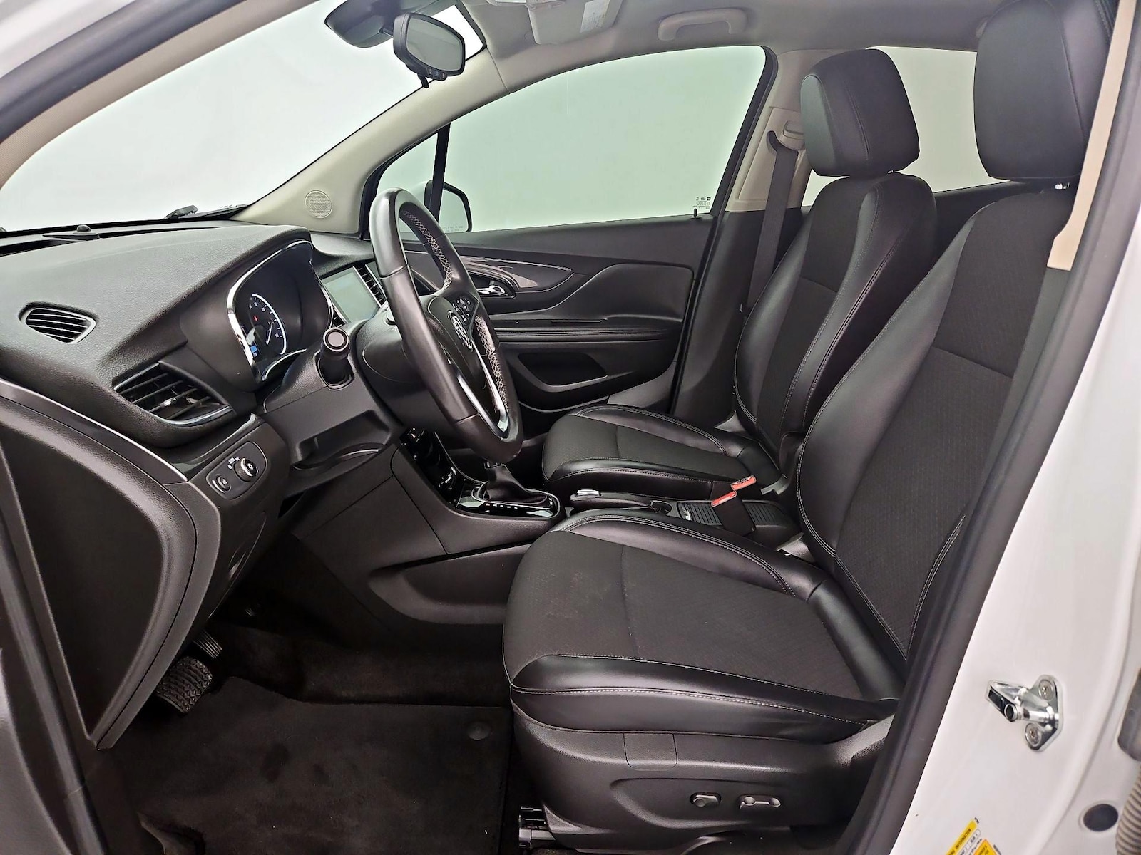 Power Seat(s) & Side Airbags