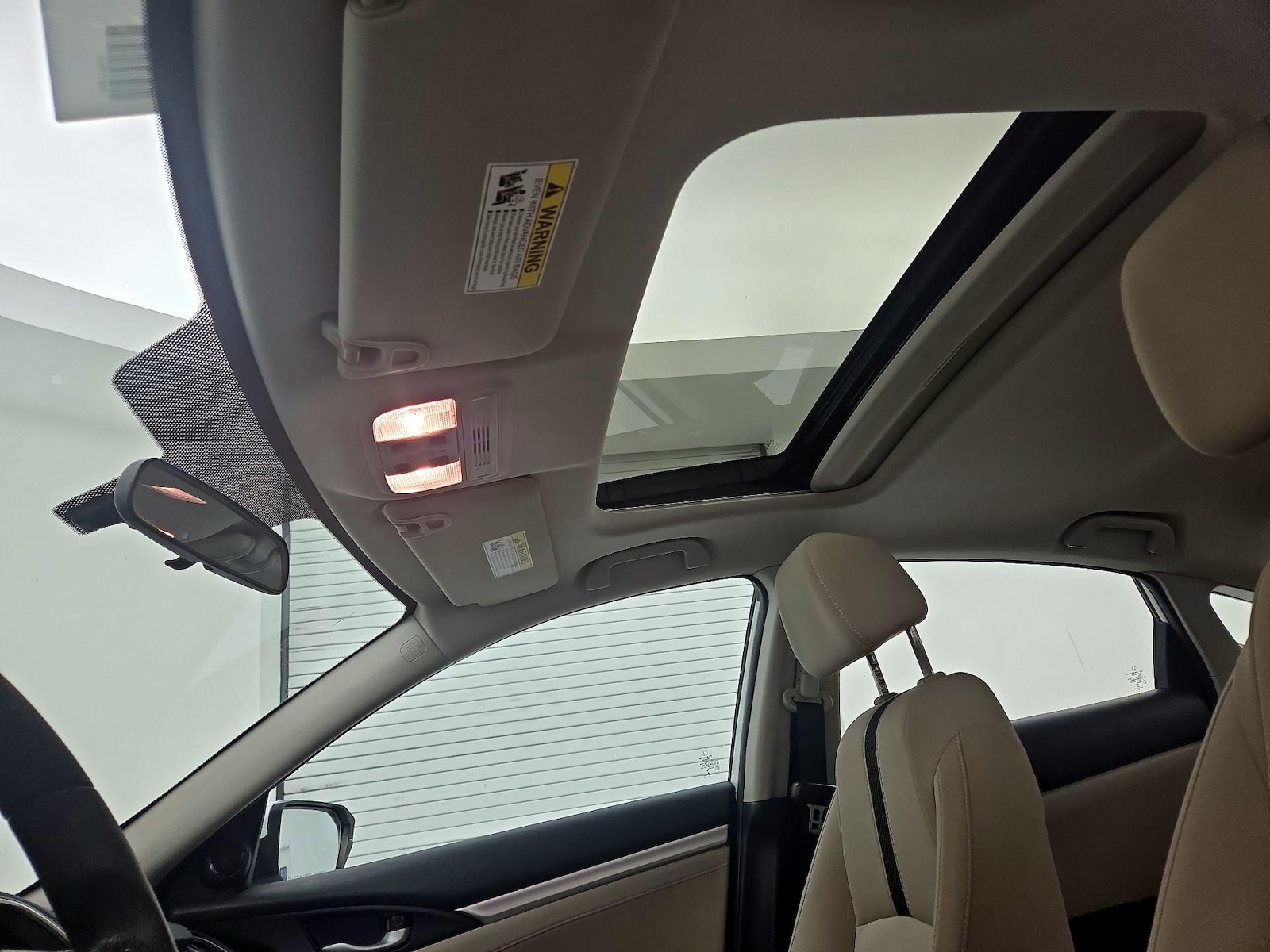 Sunroof(s) & Overhead Airbags