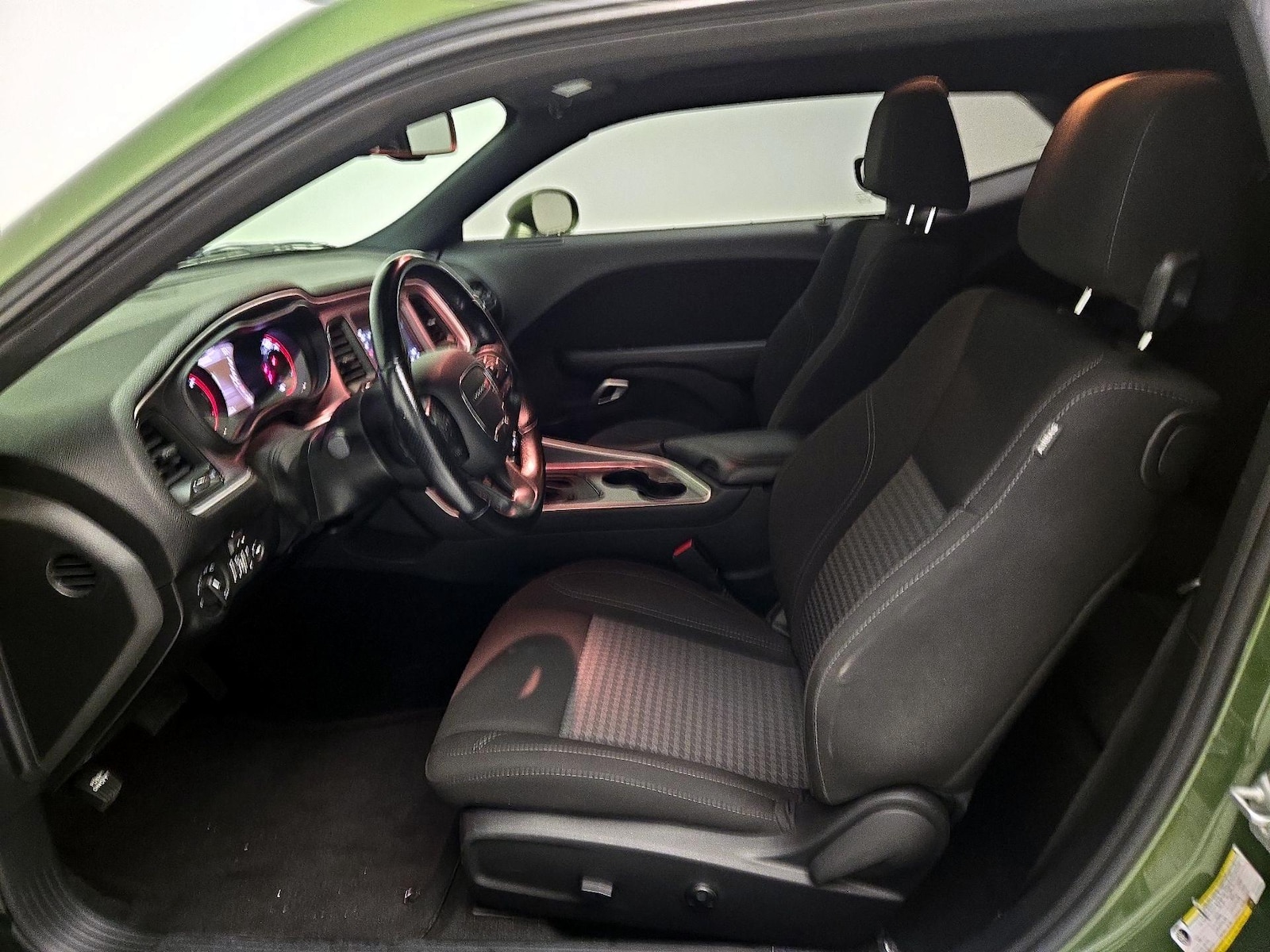 Power Seat(s) & Side Airbags