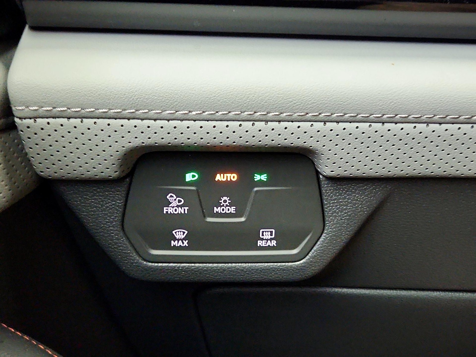 2025 Volkswagen Atlas Atlas Peak Edition - Photo 14