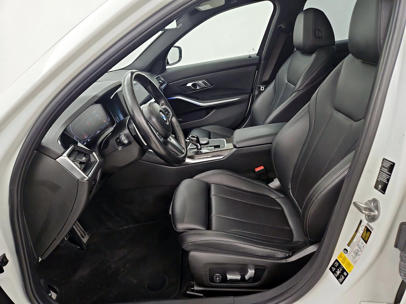 2022 BMW 3 Series 330i - Photo 12