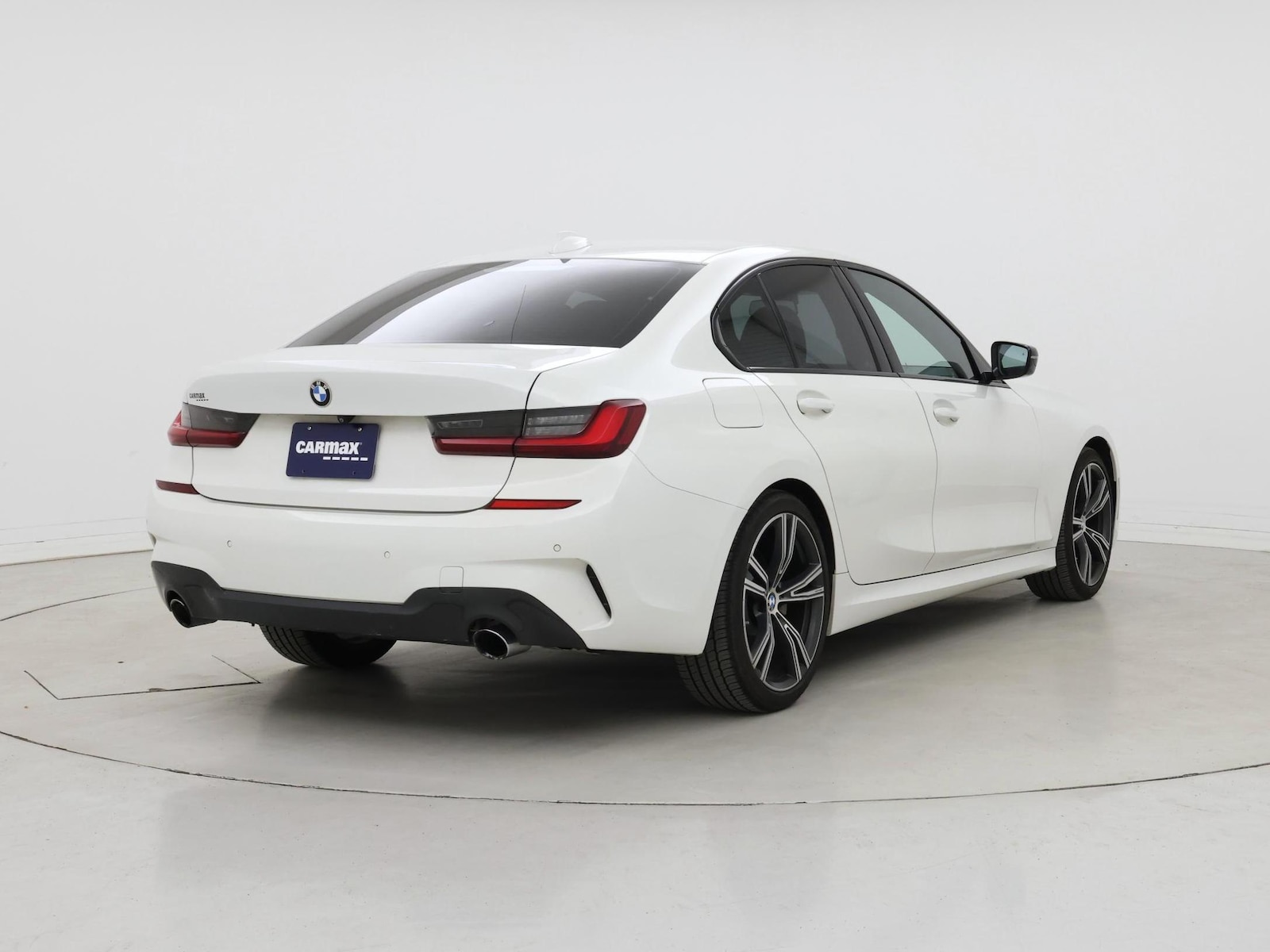 2022 BMW 3 Series 330i - Photo 9
