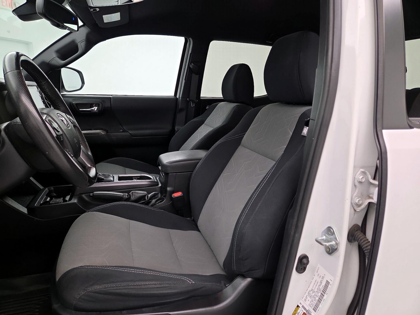 Power Seat(s) & Side Airbags