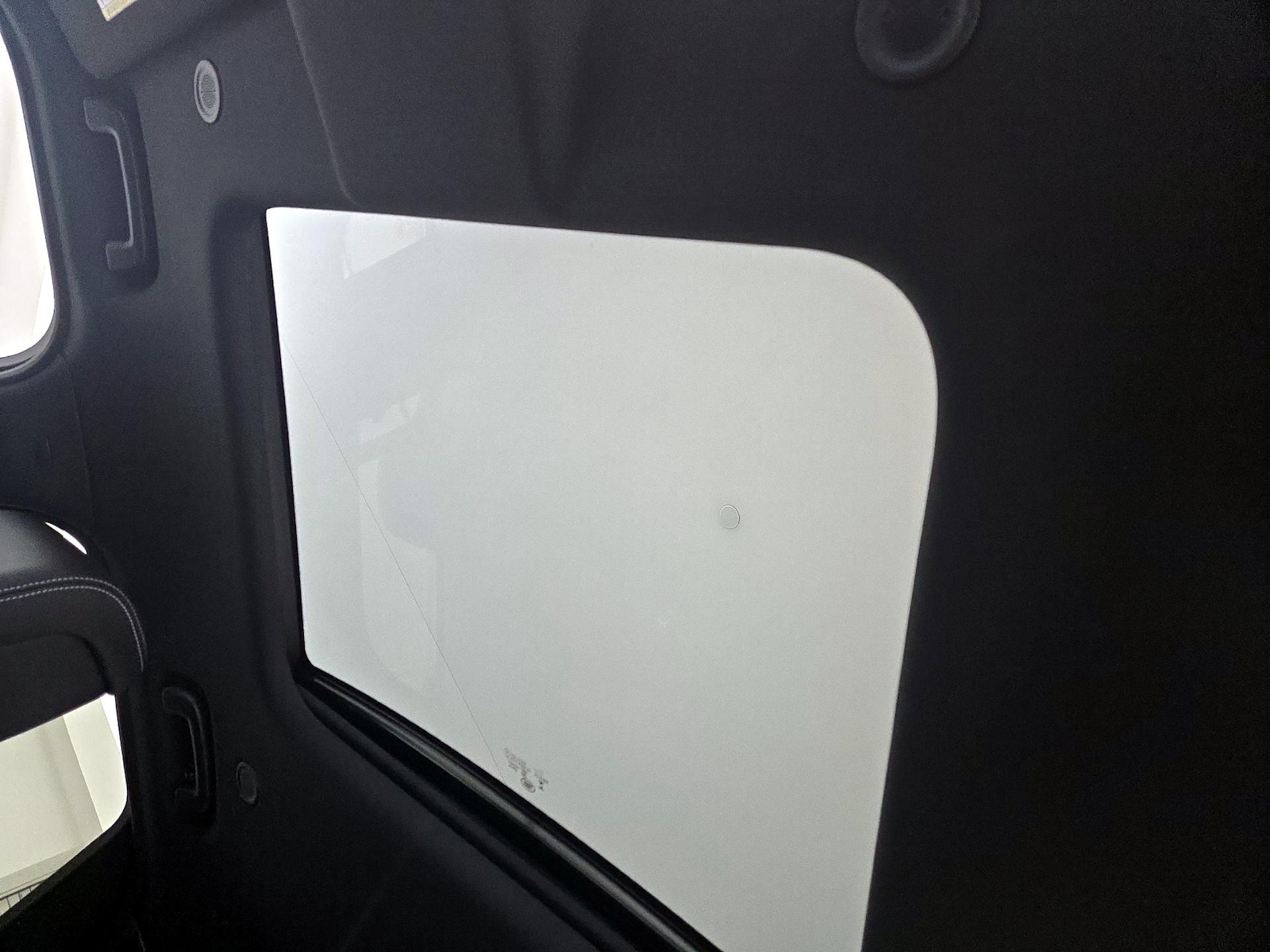 Panoramic Sunroof & Skylight(s)