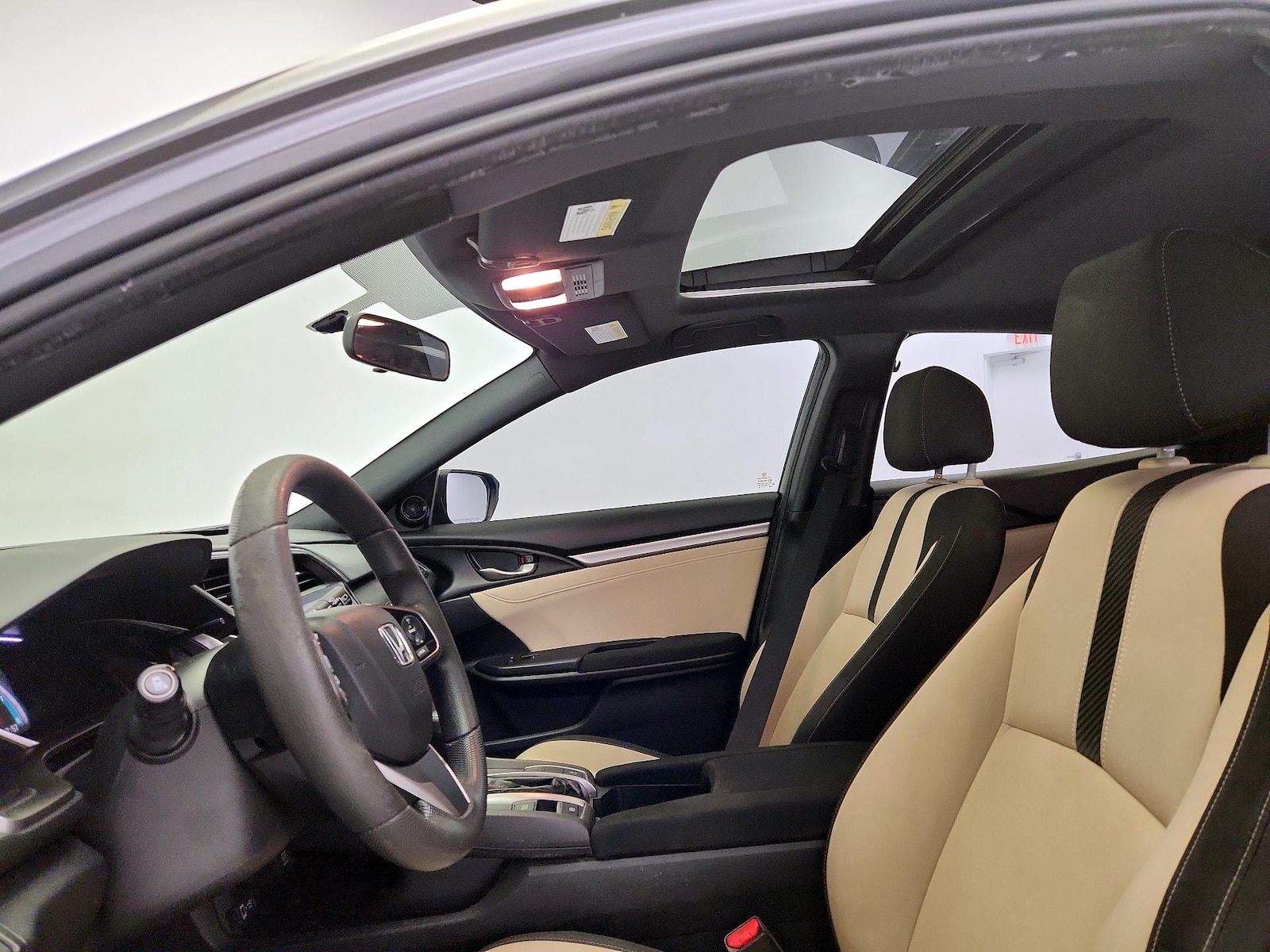 Sunroof(s) & Overhead Airbags