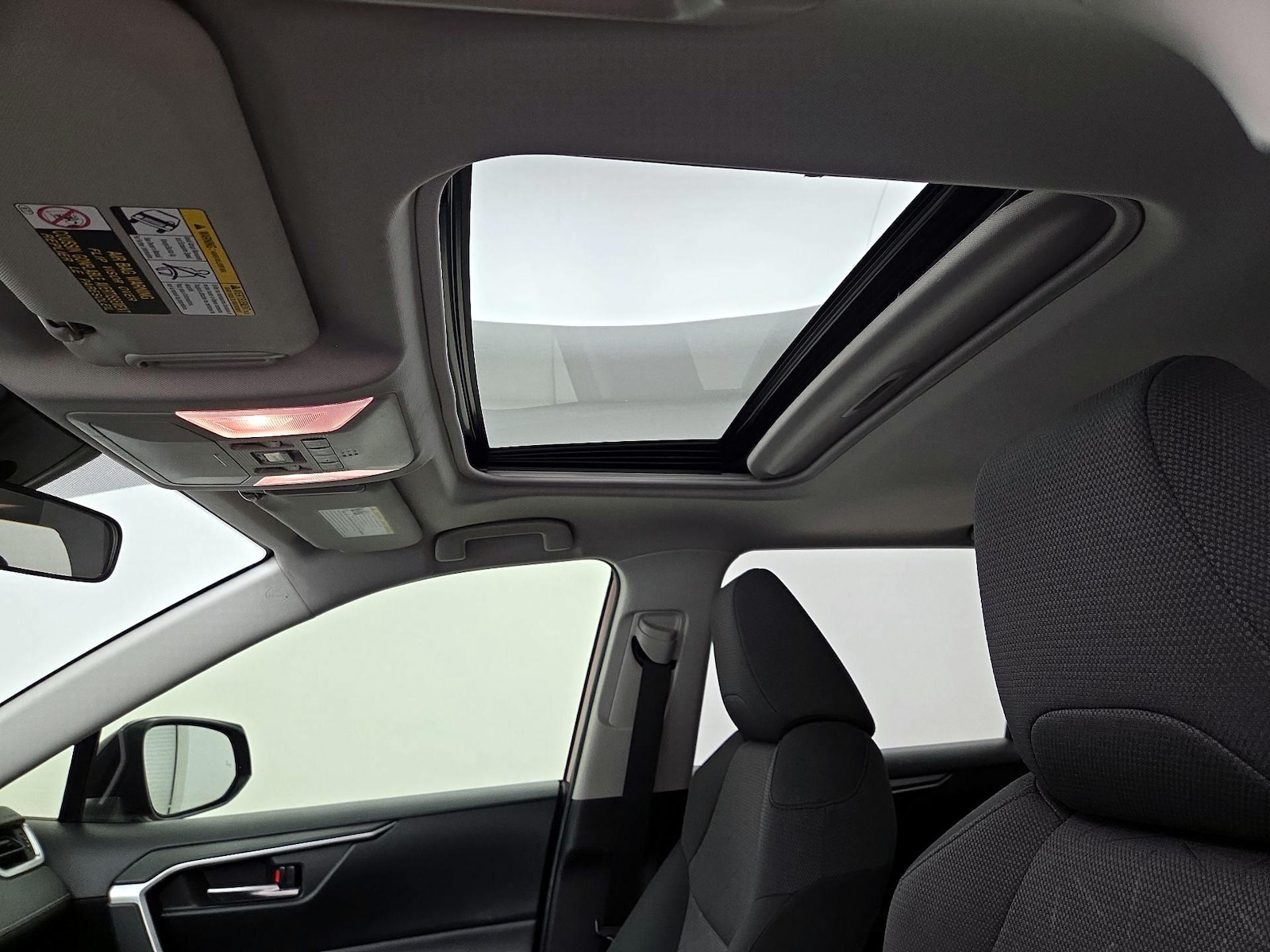 Sunroof(s) & Overhead Airbags
