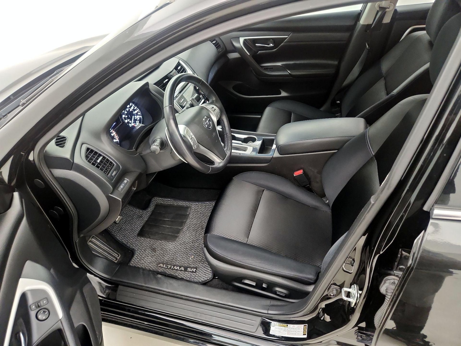 2018 Nissan Altima SR - Photo 12