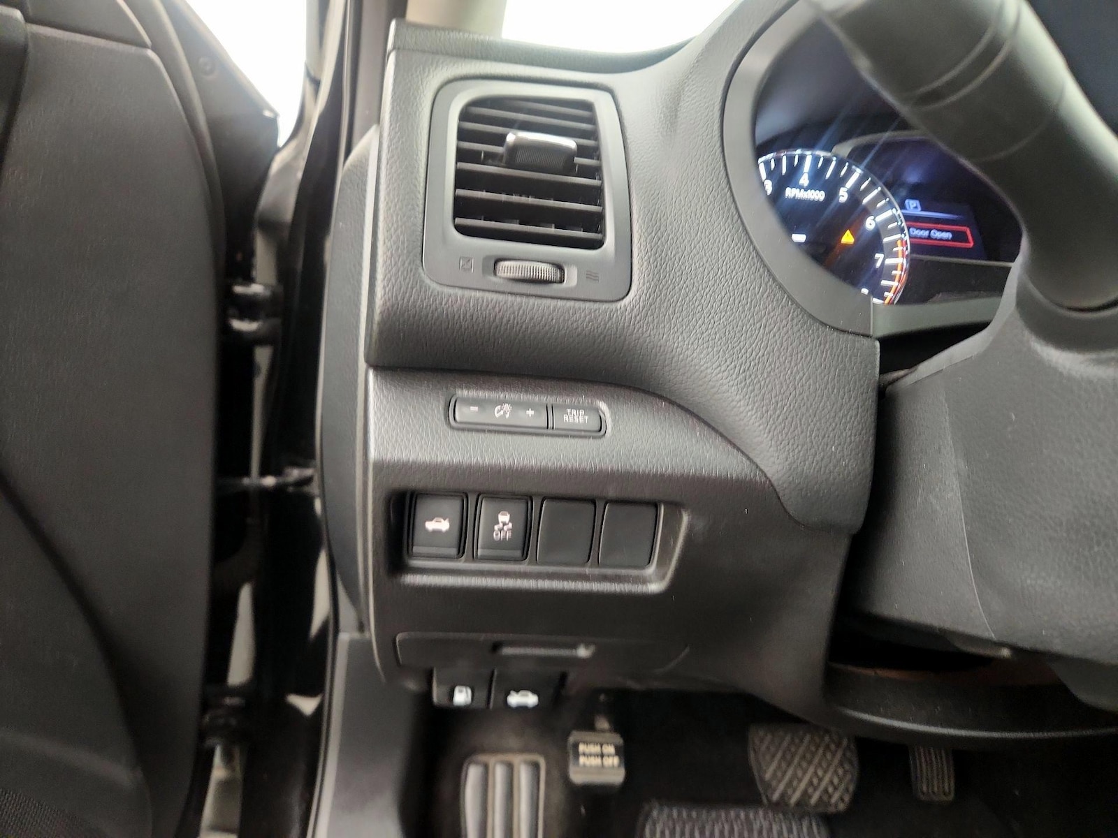 2018 Nissan Altima SR - Photo 14