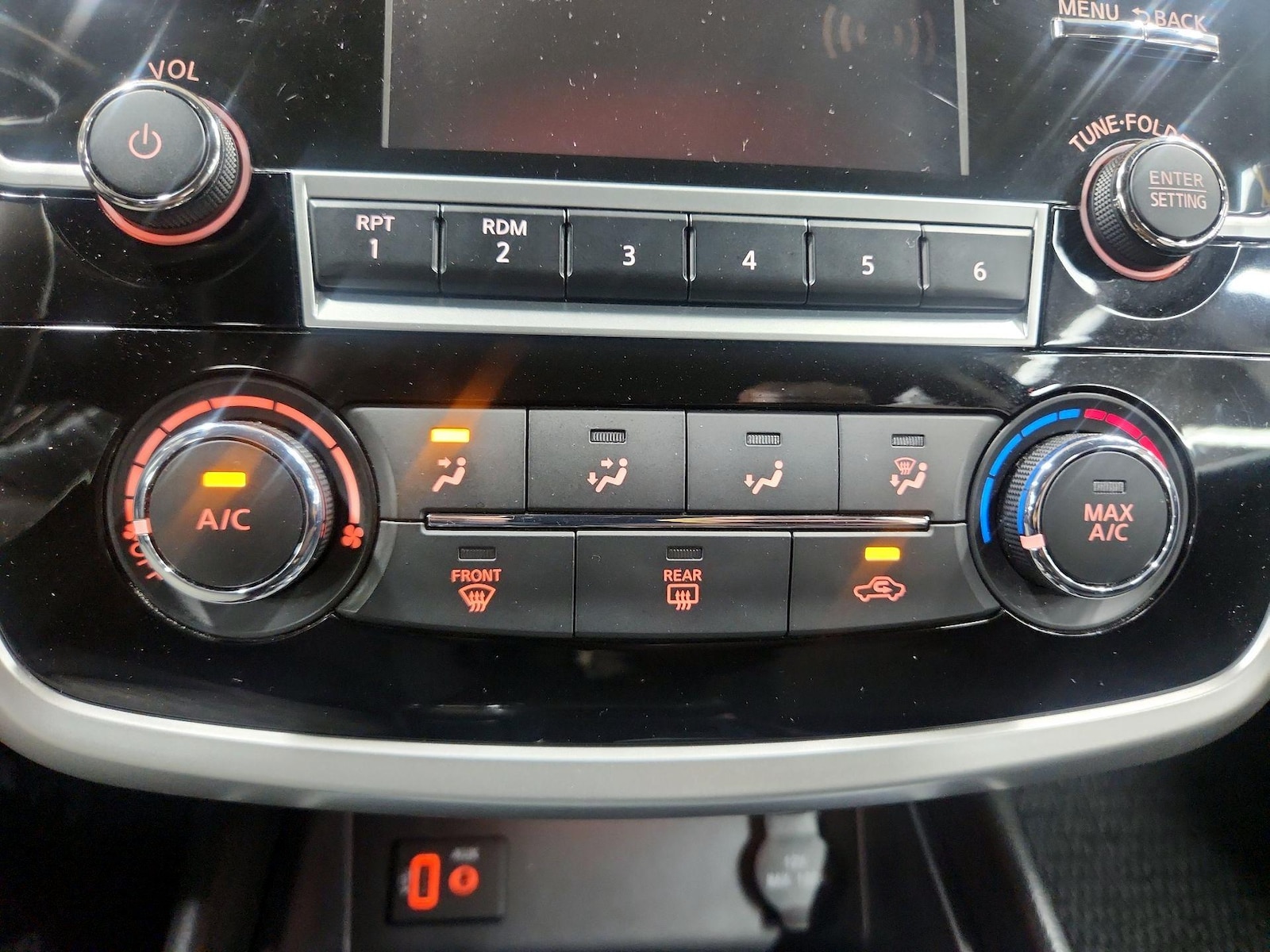 2018 Nissan Altima SR - Photo 17