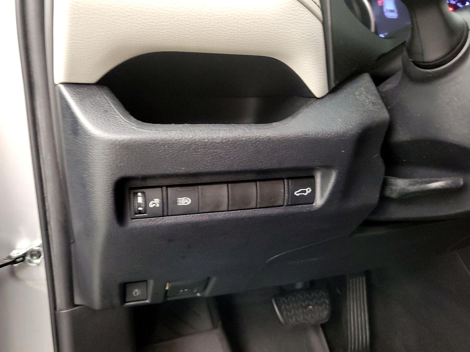 2019 Toyota RAV4 XLE - Photo 14