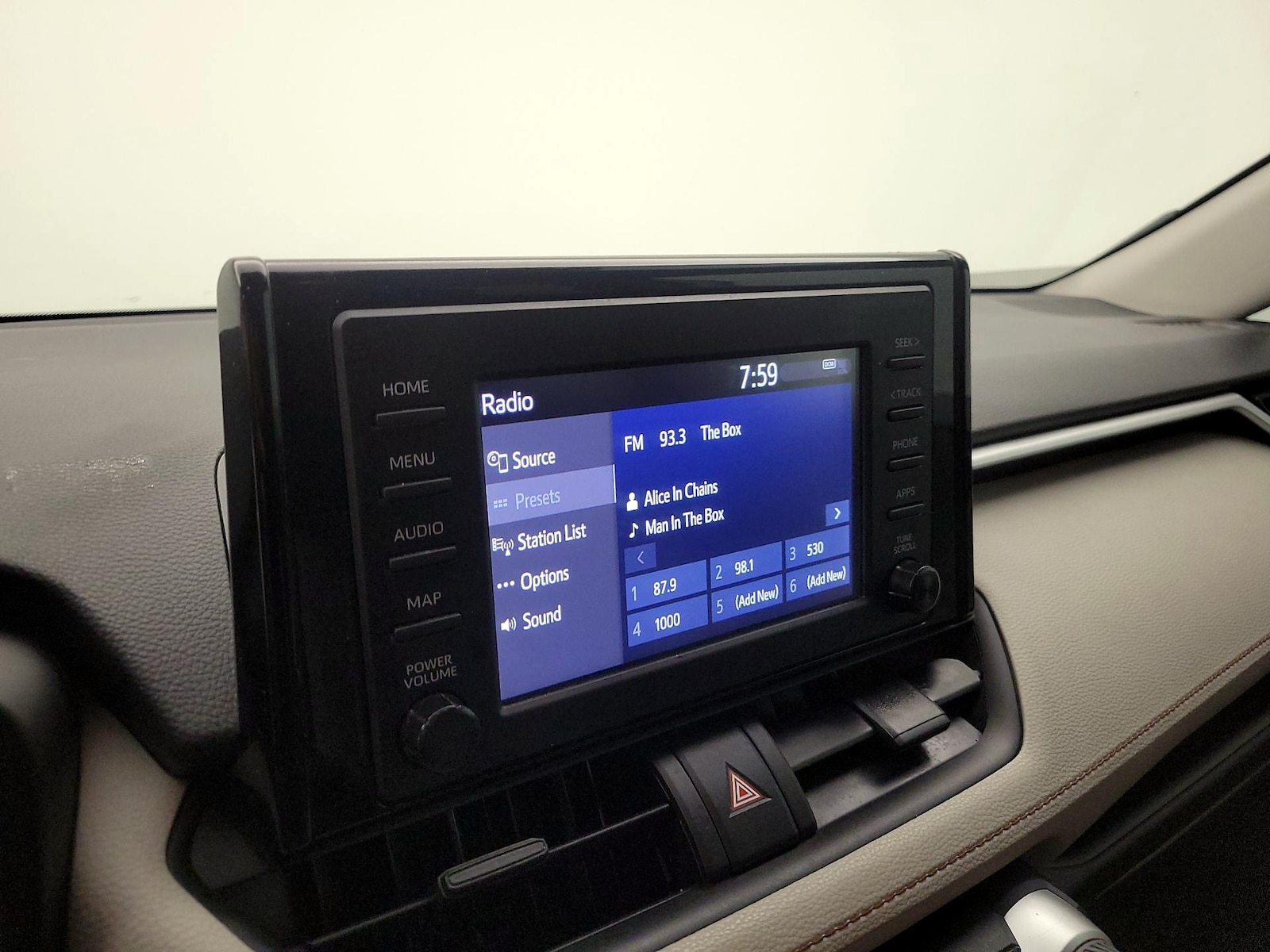 2019 Toyota RAV4 XLE - Photo 16