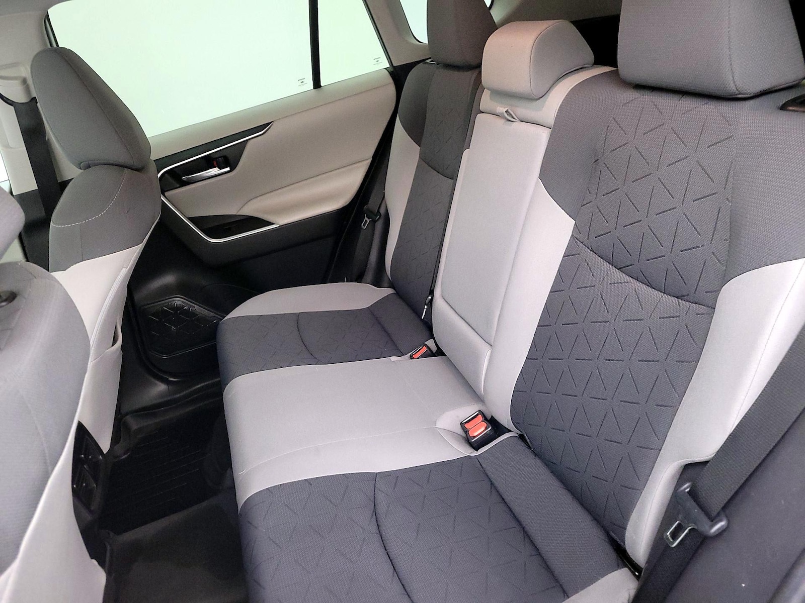 2019 Toyota RAV4 XLE - Photo 21
