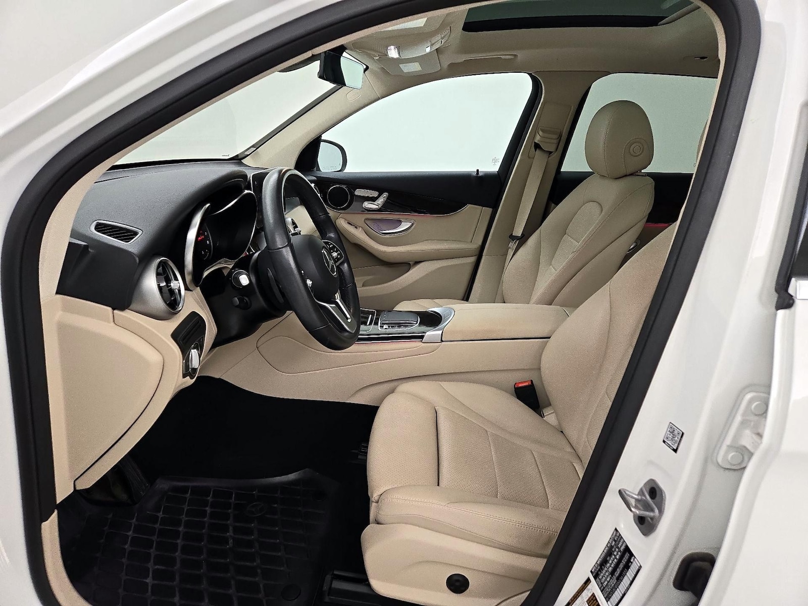 2022 Mercedes-Benz GLC GLC300 - Photo 12