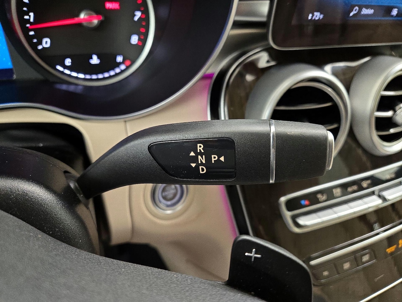2022 Mercedes-Benz GLC GLC300 - Photo 18
