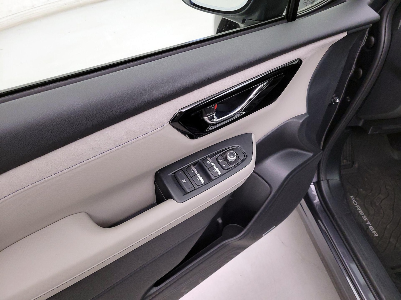 2025 Subaru Forester Limited - Photo 13