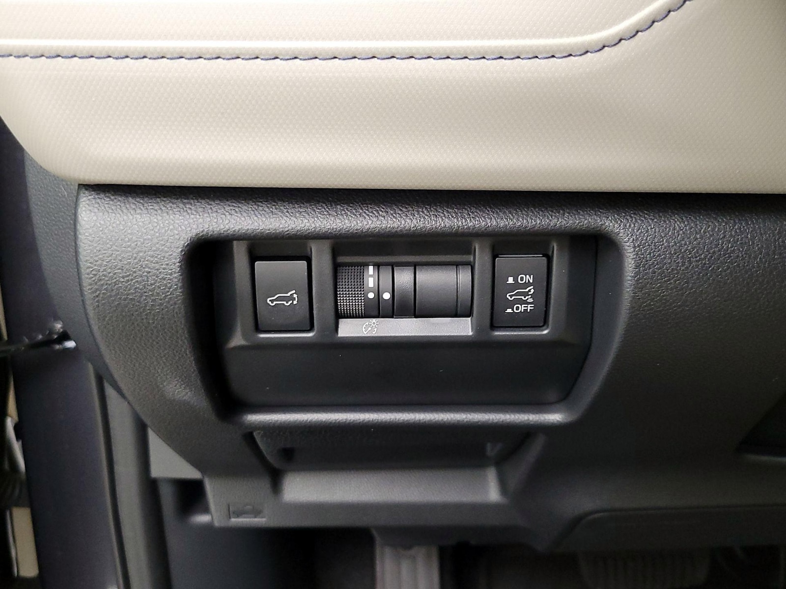 2025 Subaru Forester Limited - Photo 14