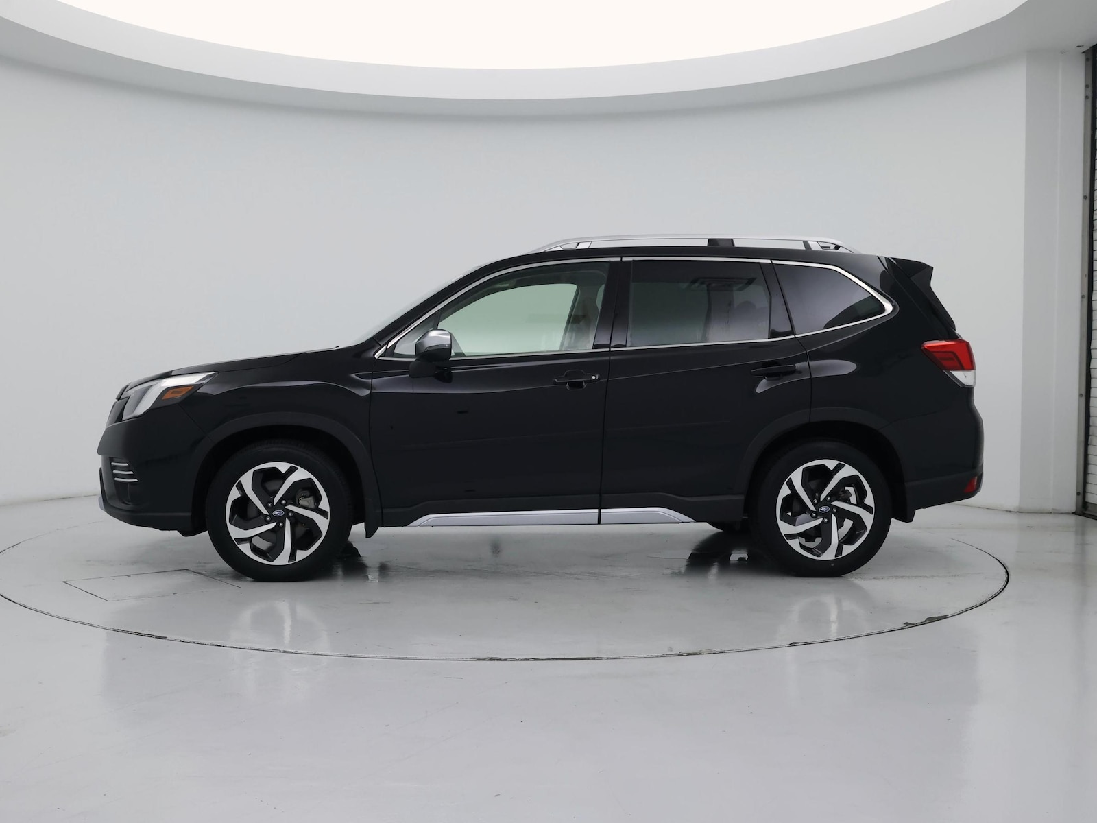 2022 Subaru Forester Touring - Photo 4