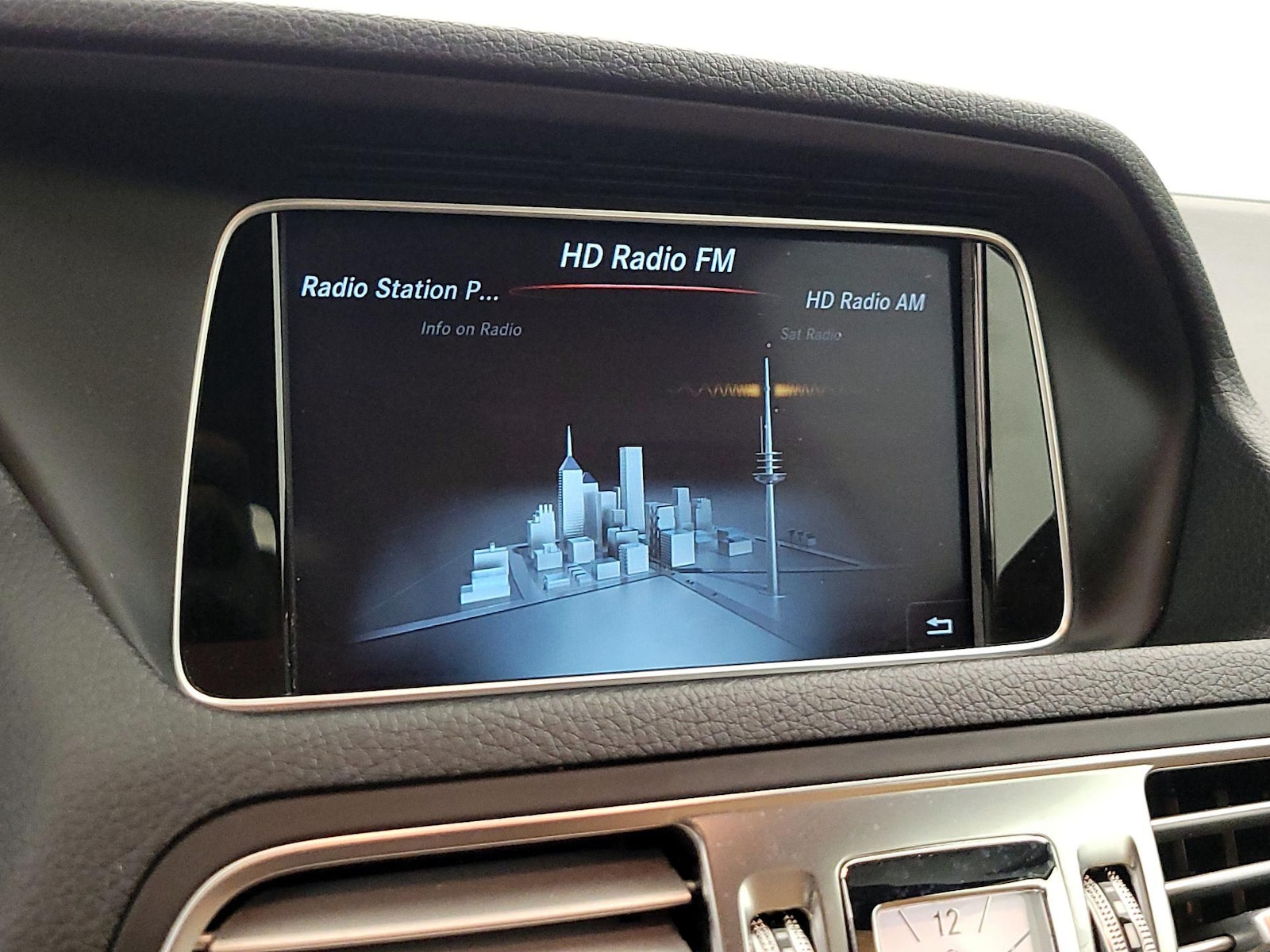 2016 Mercedes-Benz E-Class E400 - Photo 17