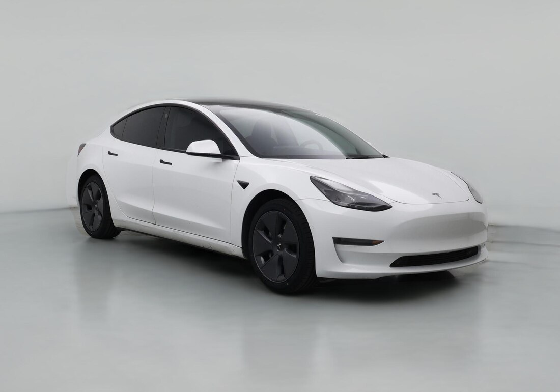 2022 Tesla Model 3 Rear-Wheel Drive in White — CarMax photo