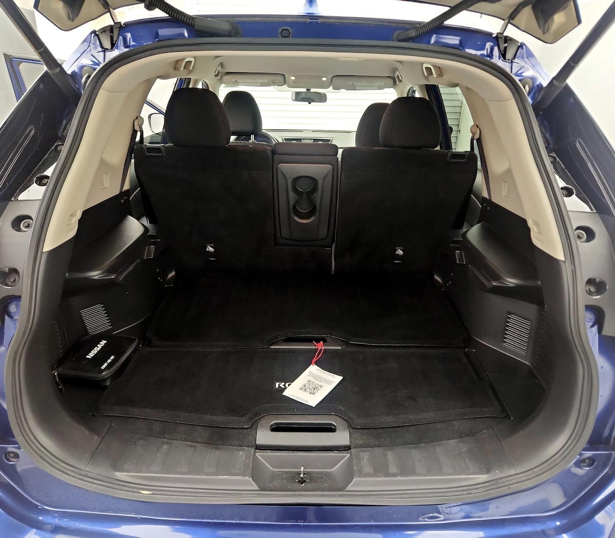 Trunk/Cargo (Seats Up)