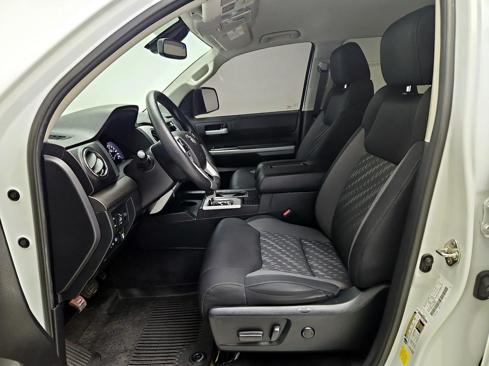 Power Seat(s) & Side Airbags