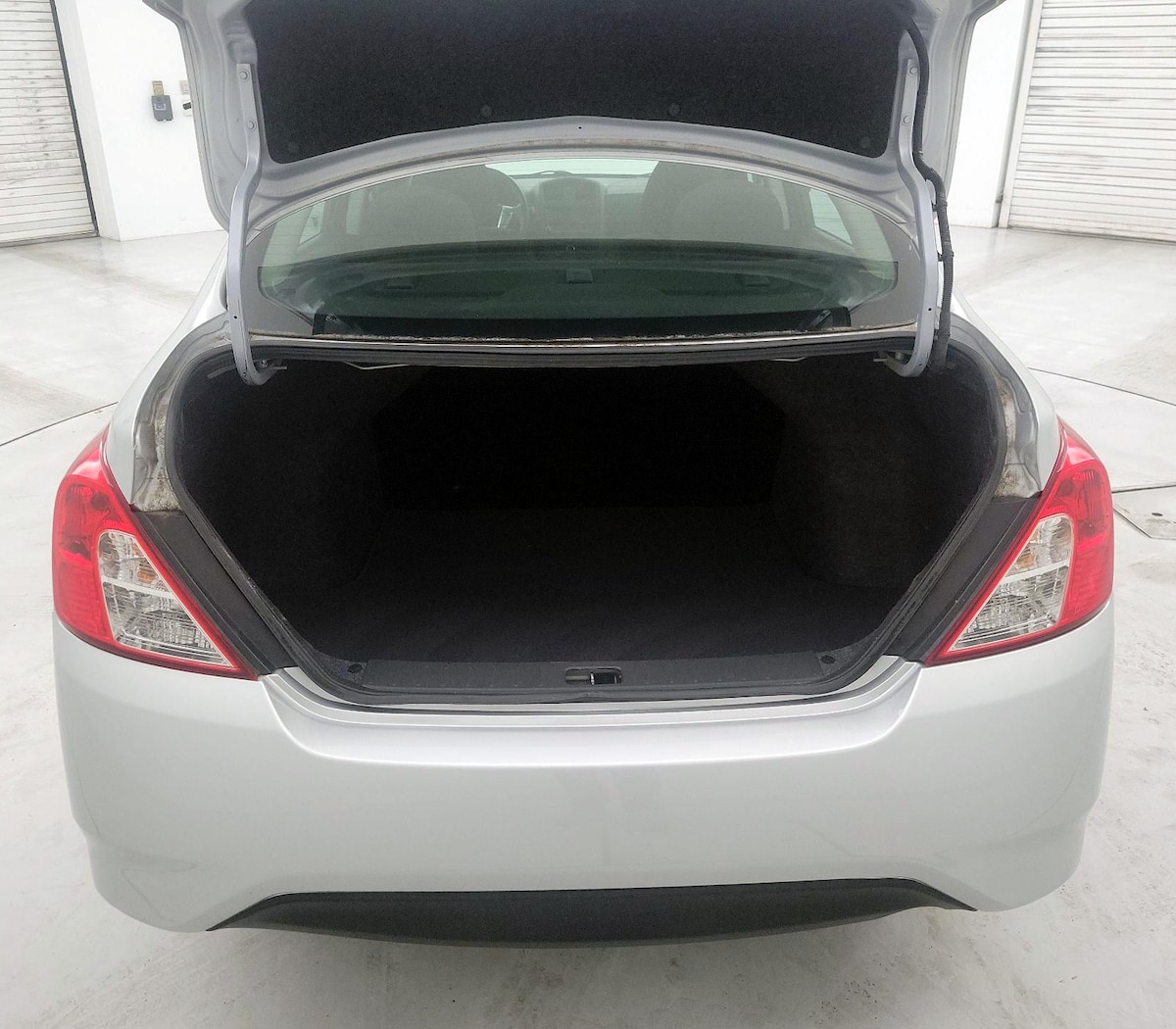 Trunk/Cargo (Seats Up)