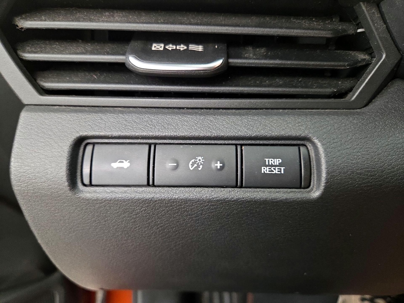 2021 Nissan Altima SR - Photo 14
