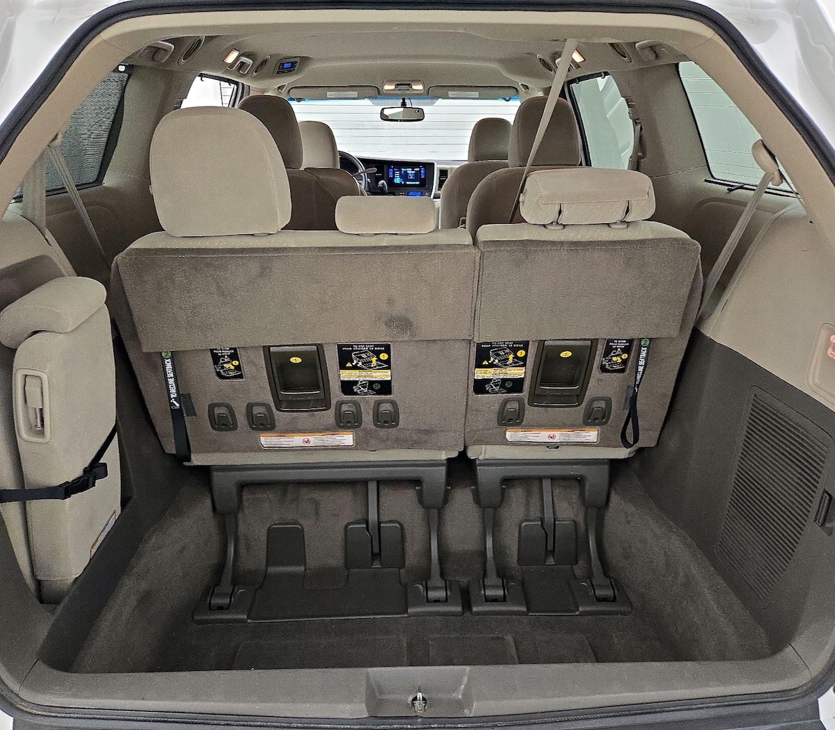 Trunk/Cargo (Seats Up)