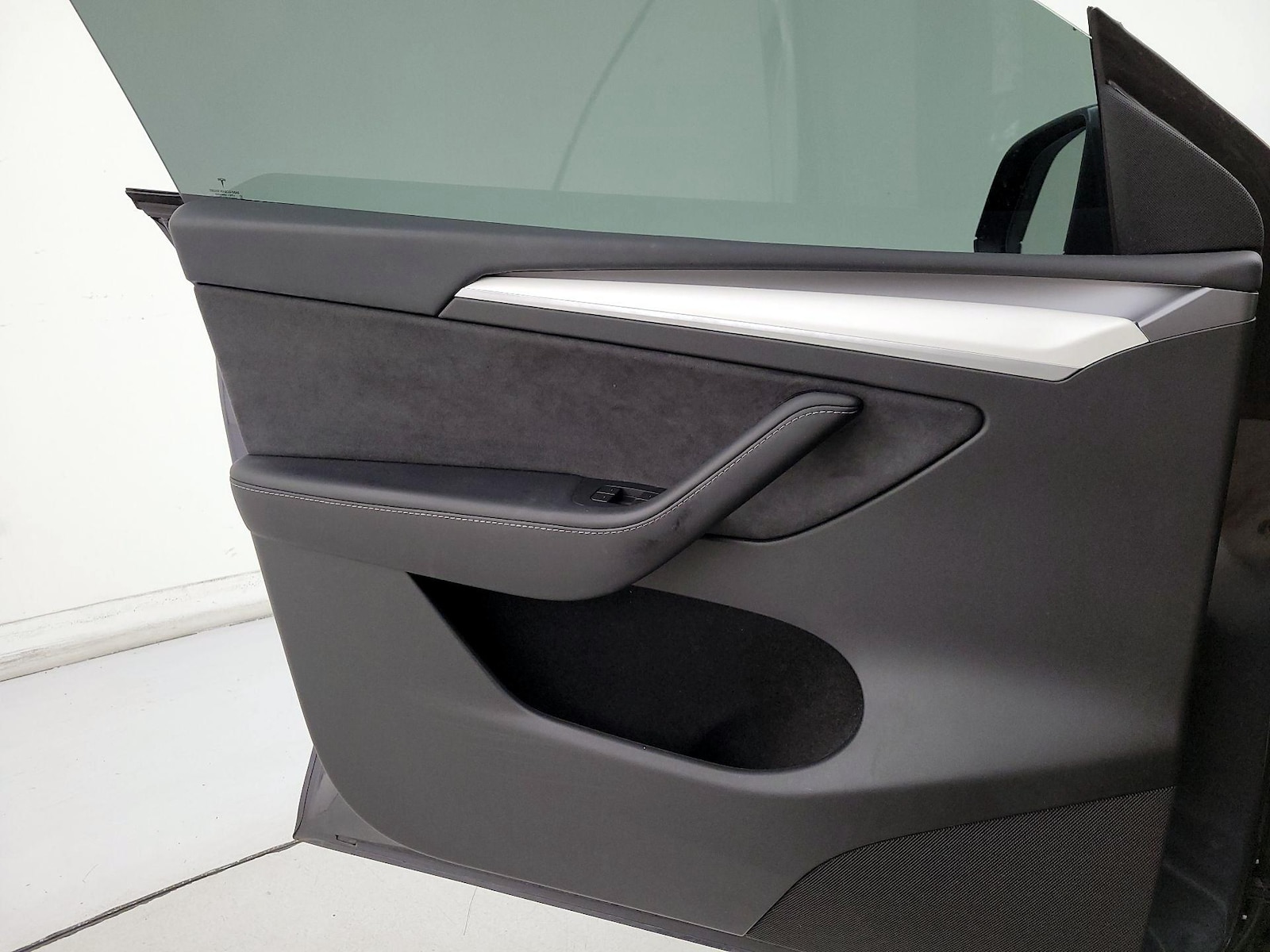 2023 Tesla Model Y Long Range - Photo 13