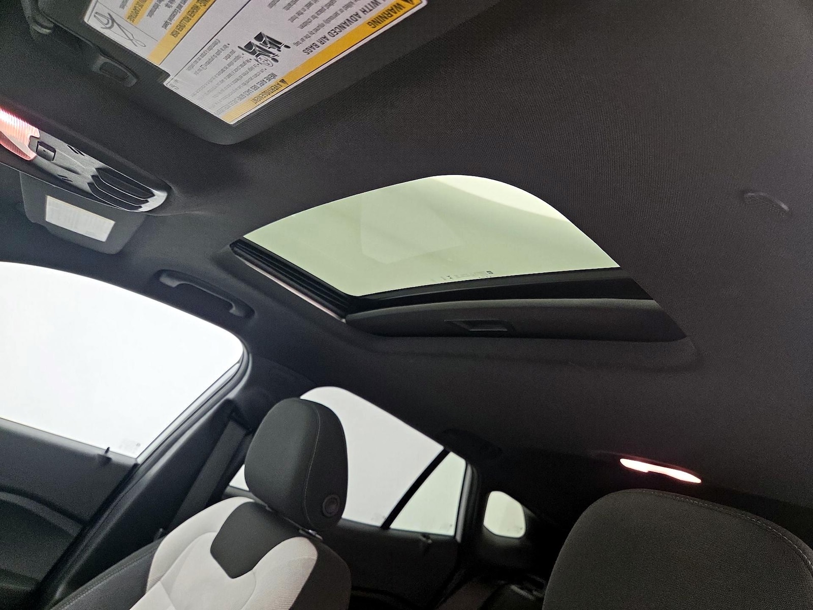 Sunroof(s) & Overhead Airbags
