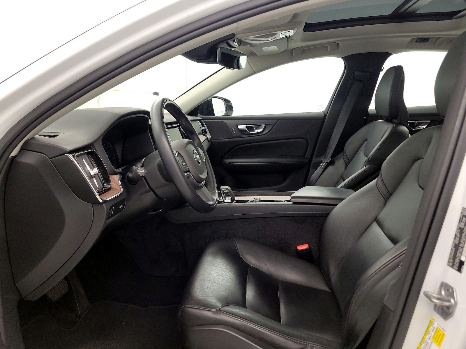 2022 Volvo S60 Momentum - Photo 12