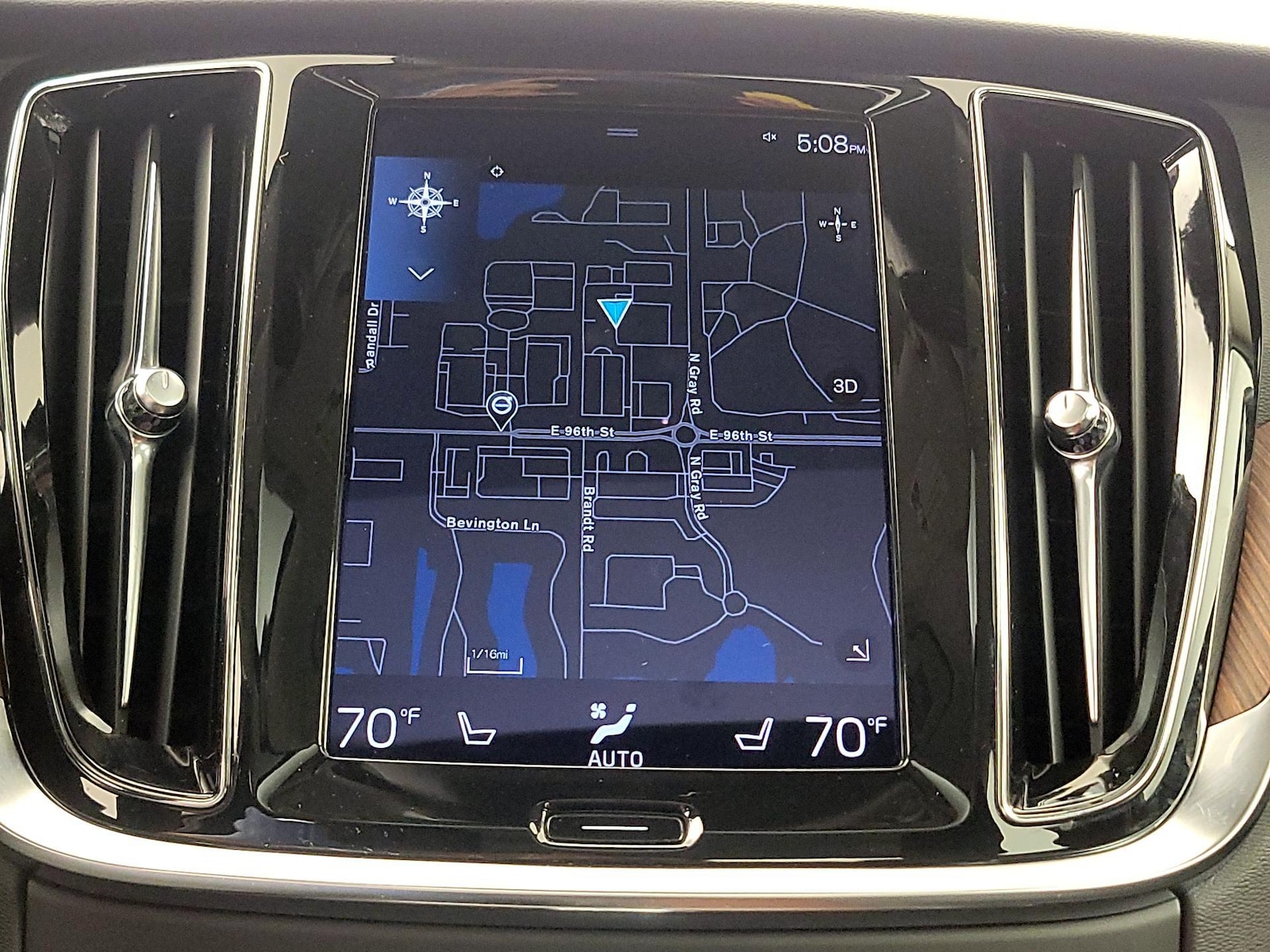 2022 Volvo S60 Momentum - Photo 15