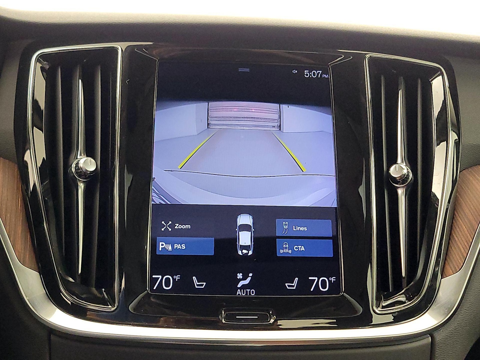 2022 Volvo S60 Momentum - Photo 16