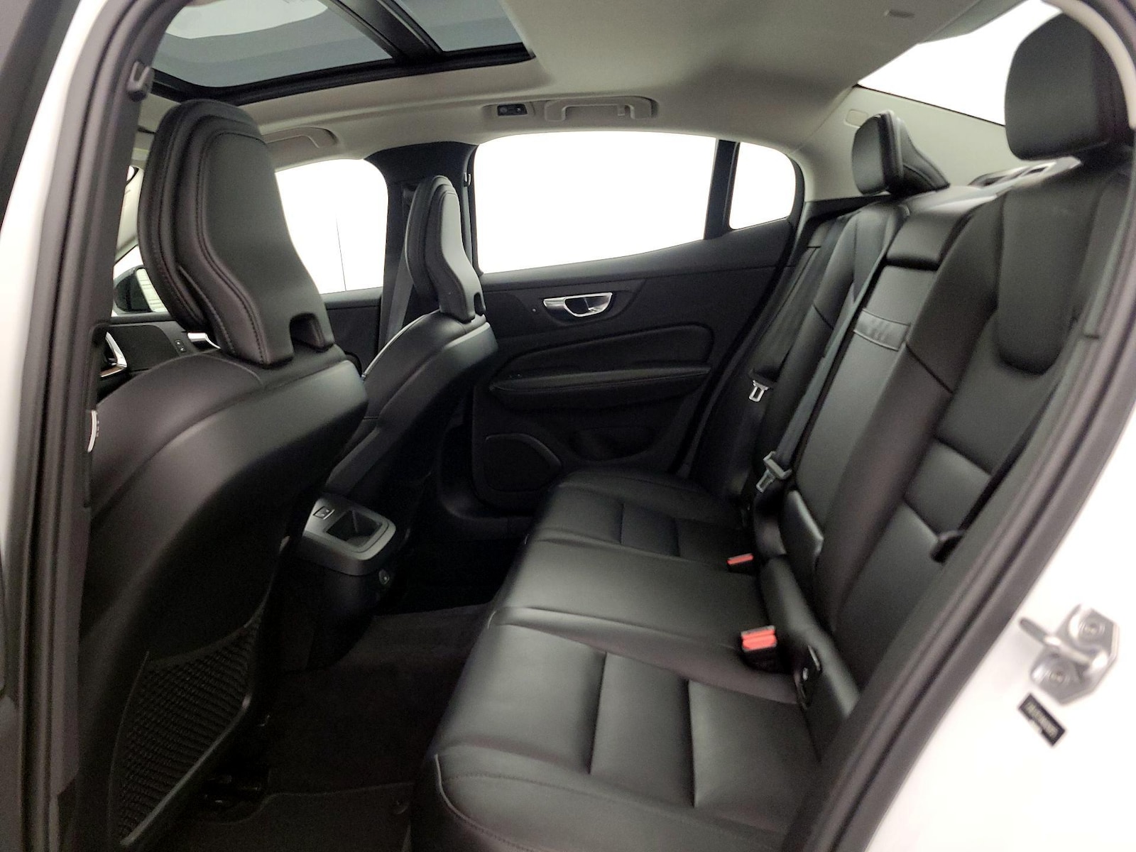2022 Volvo S60 Momentum - Photo 22