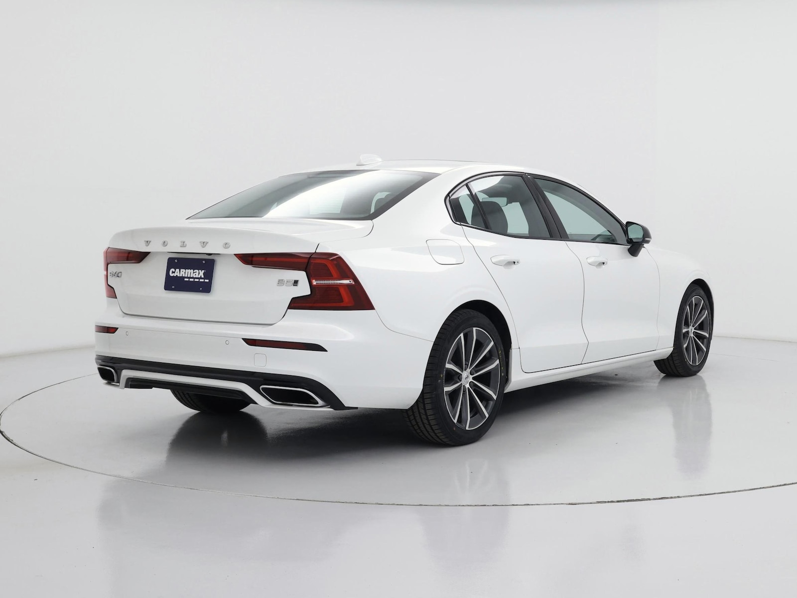2022 Volvo S60 Momentum - Photo 9