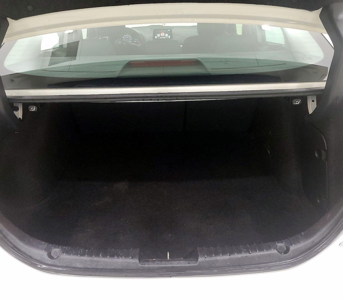 Trunk/Cargo (Seats Up)