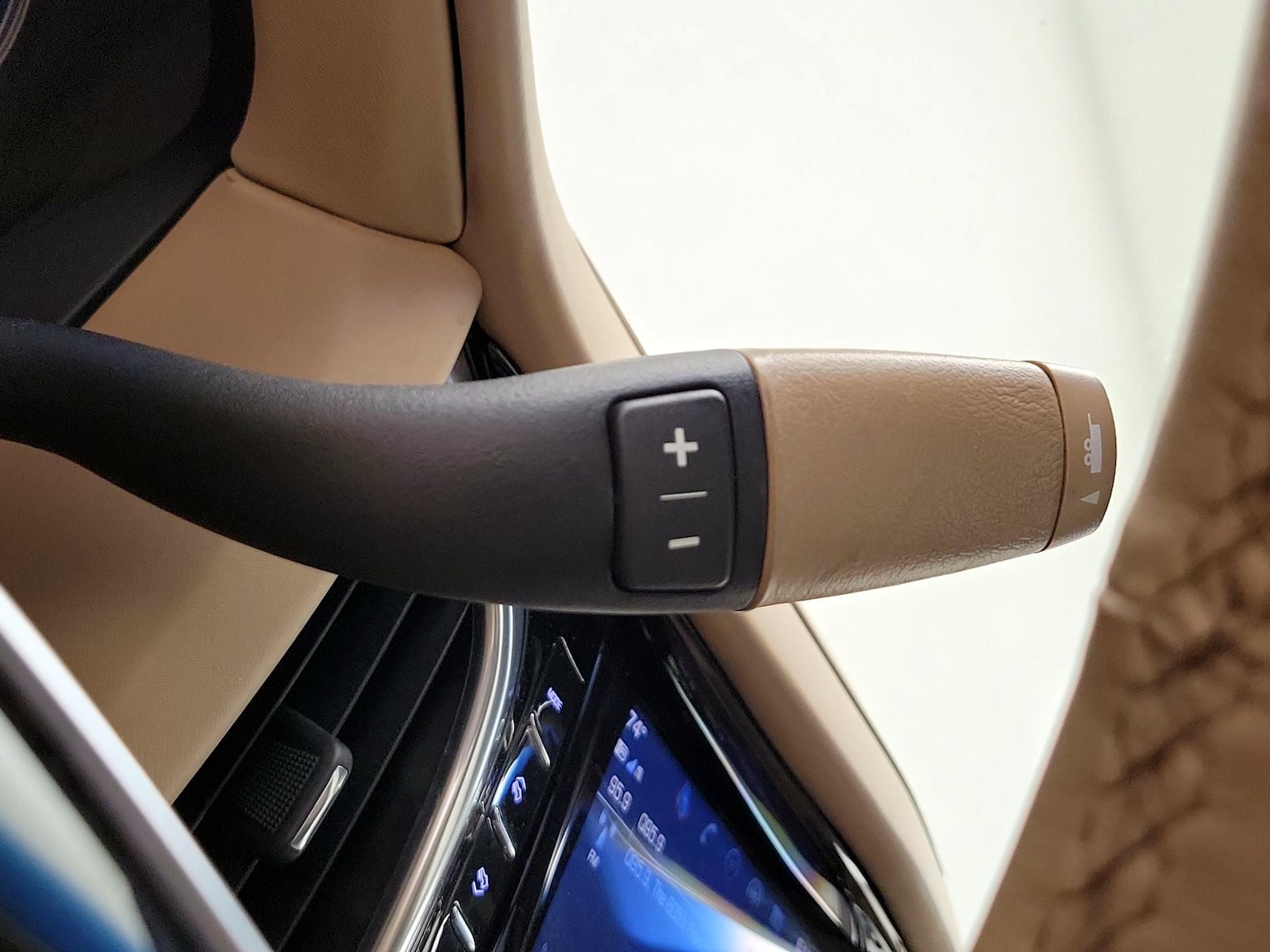 2019 Cadillac Escalade Platinum - Photo 18