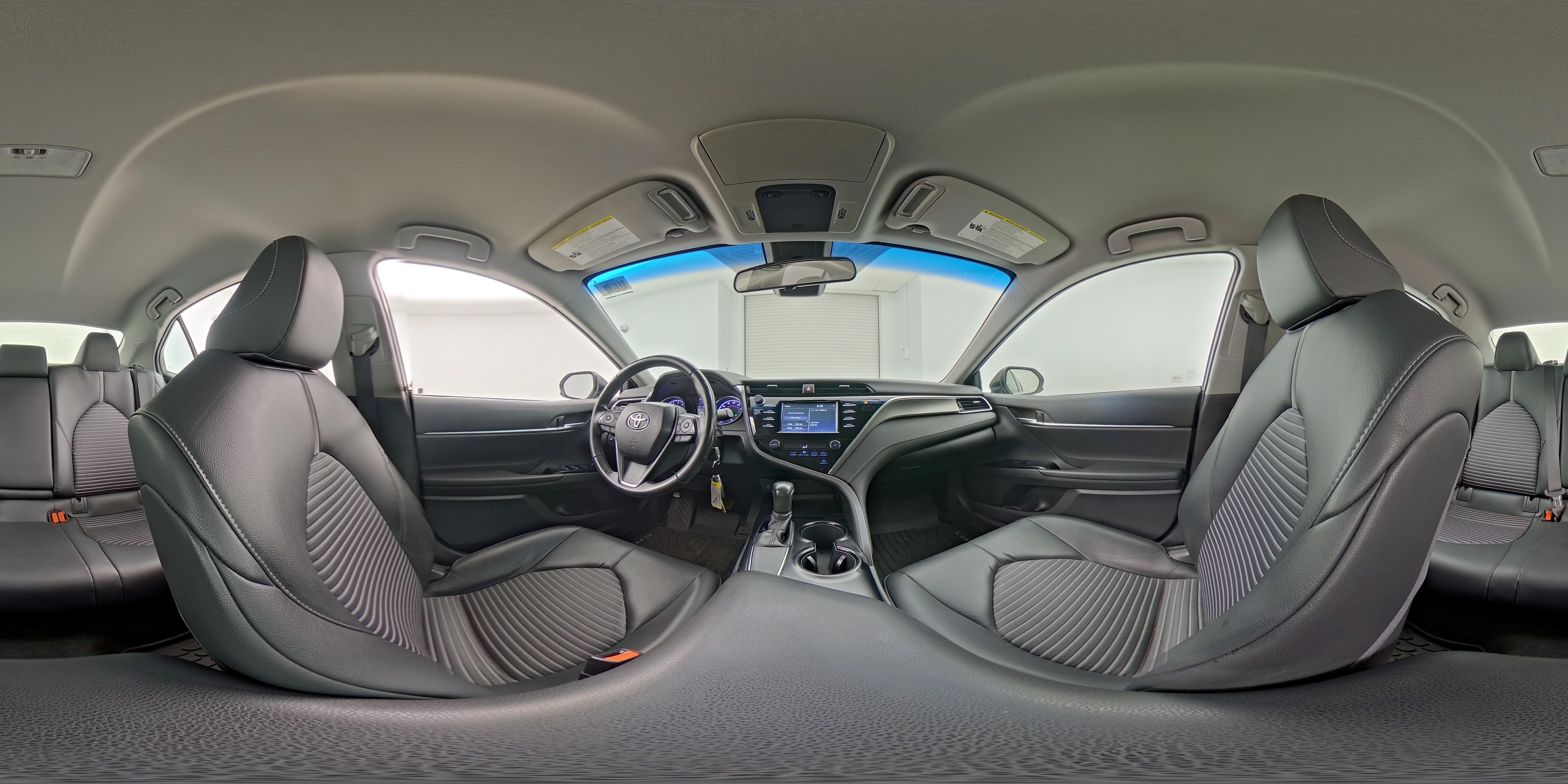 2018 Toyota Camry SE - Photo 24