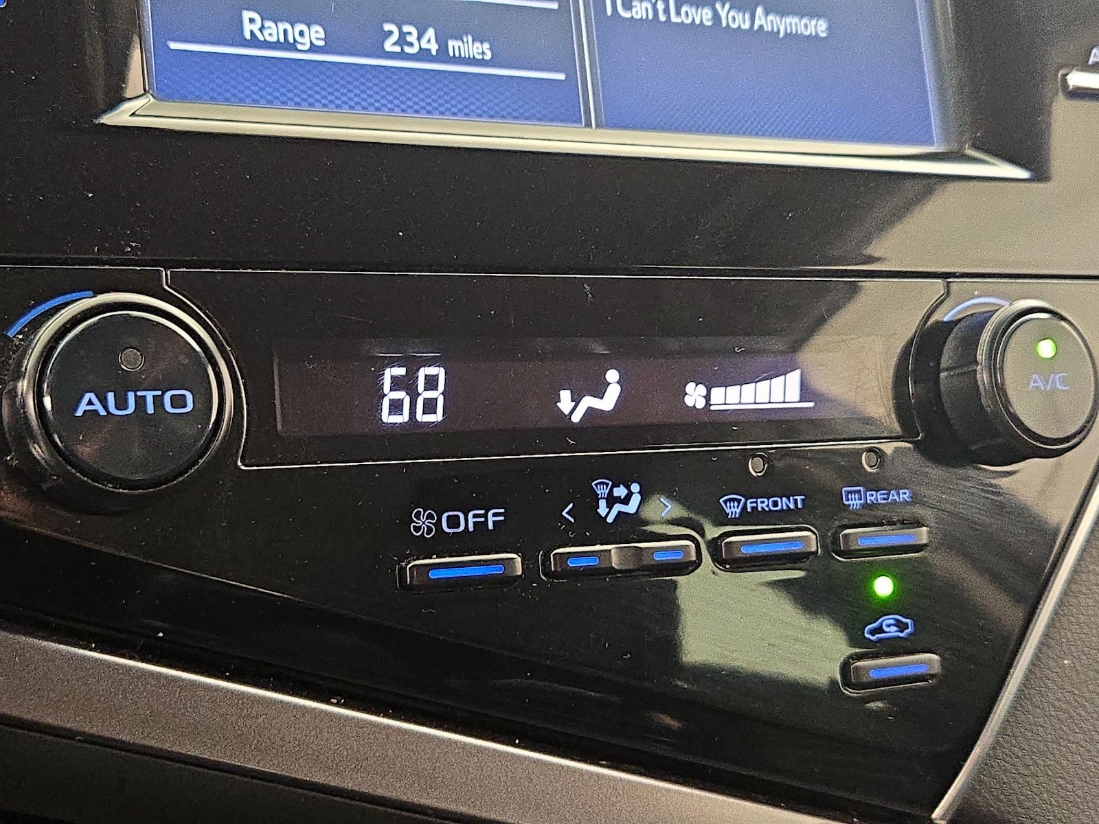 2018 Toyota Camry SE - Photo 17