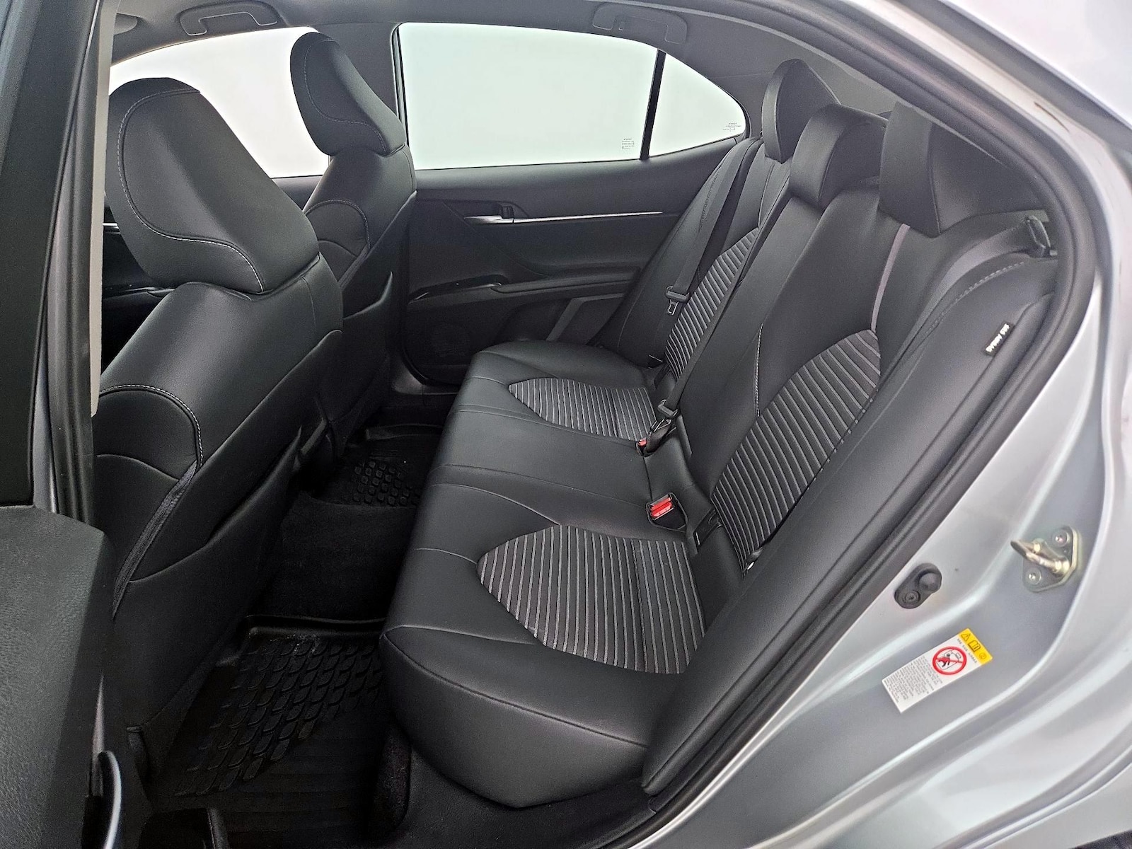 2018 Toyota Camry SE - Photo 20